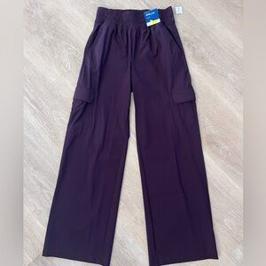 Old Navy Sleektech Wide leg cargo